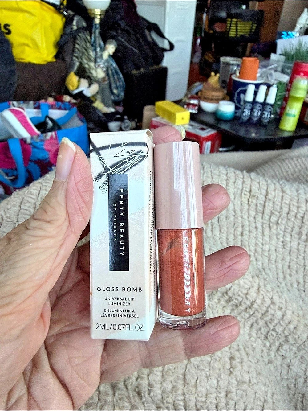 Fenty Beauty Gloss Bomb Universal Lip Luminizer Lip Gloss in Fenty Glow 01.  New